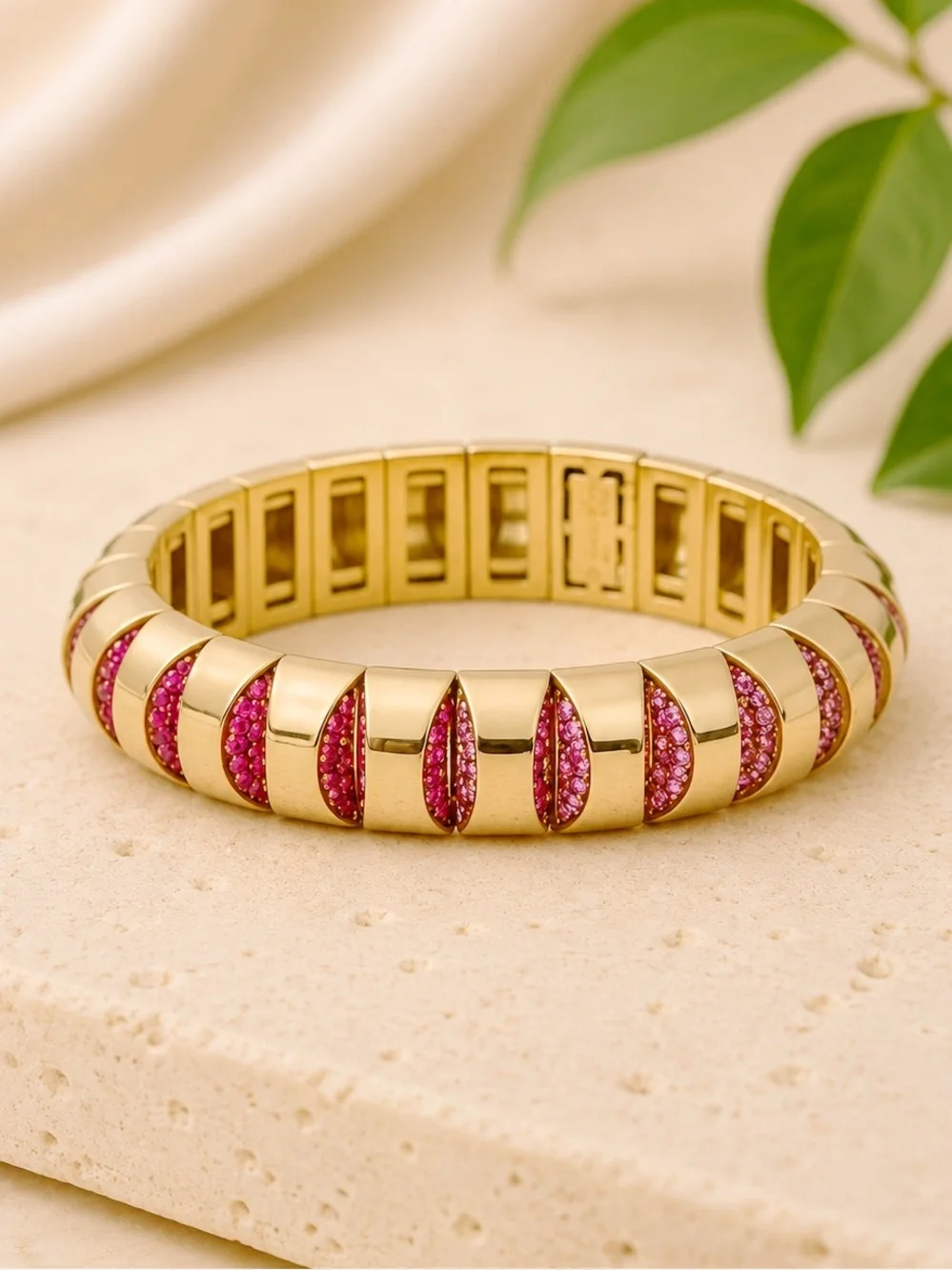 Kate Spade New York Sliced Scallops Stretch Bracelet One Size. - Picture 3 of 5